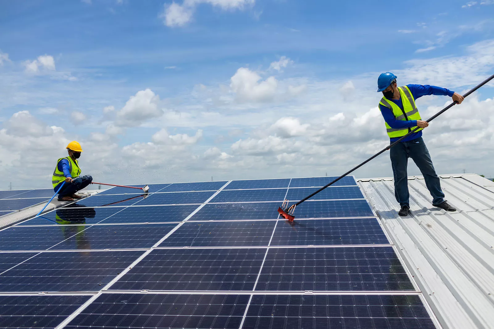 Choose the Right Solar Maintenance Expert for Long-Lasting Power and Peace