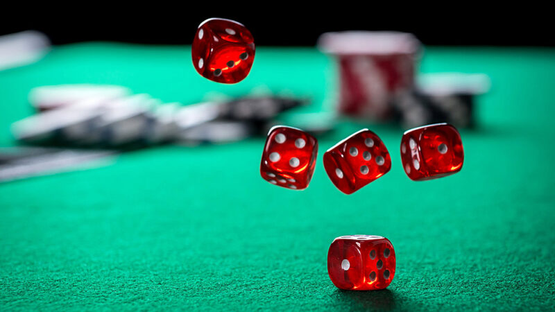 Why do some online pokies feature progressive jackpots only?